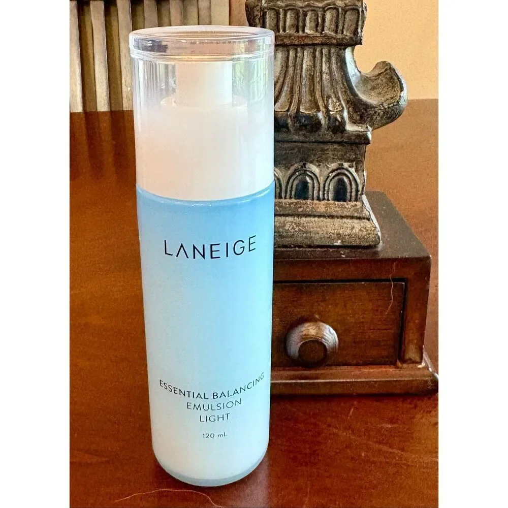LANEIGE - NWOT - Essential Balancing Emulsion Light, 120 ml (4 fl. oz.) No Box